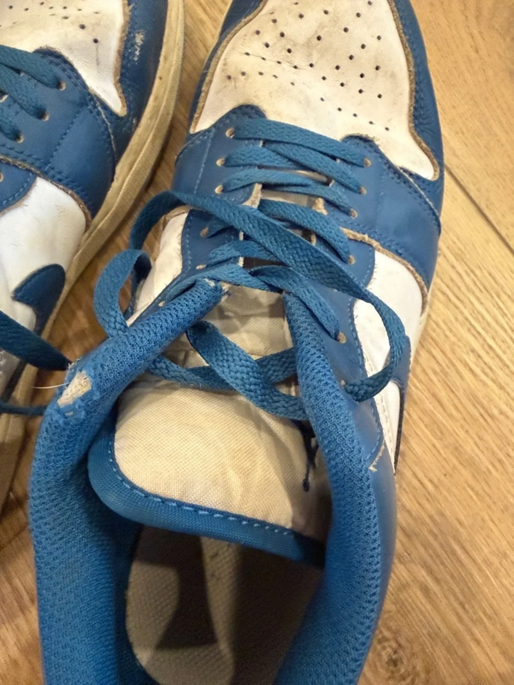 Men’s Nike Air Jordan 1 Low SE Sneakers in Industrial Blue Size 9